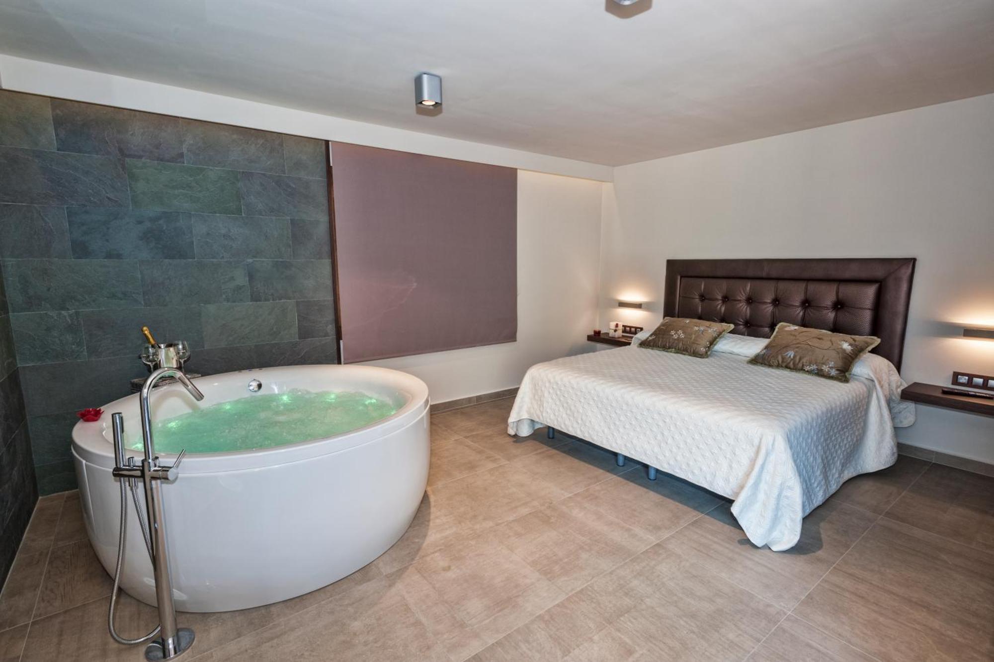 Suites Finca Los Olivos Alcala del Jucar Esterno foto