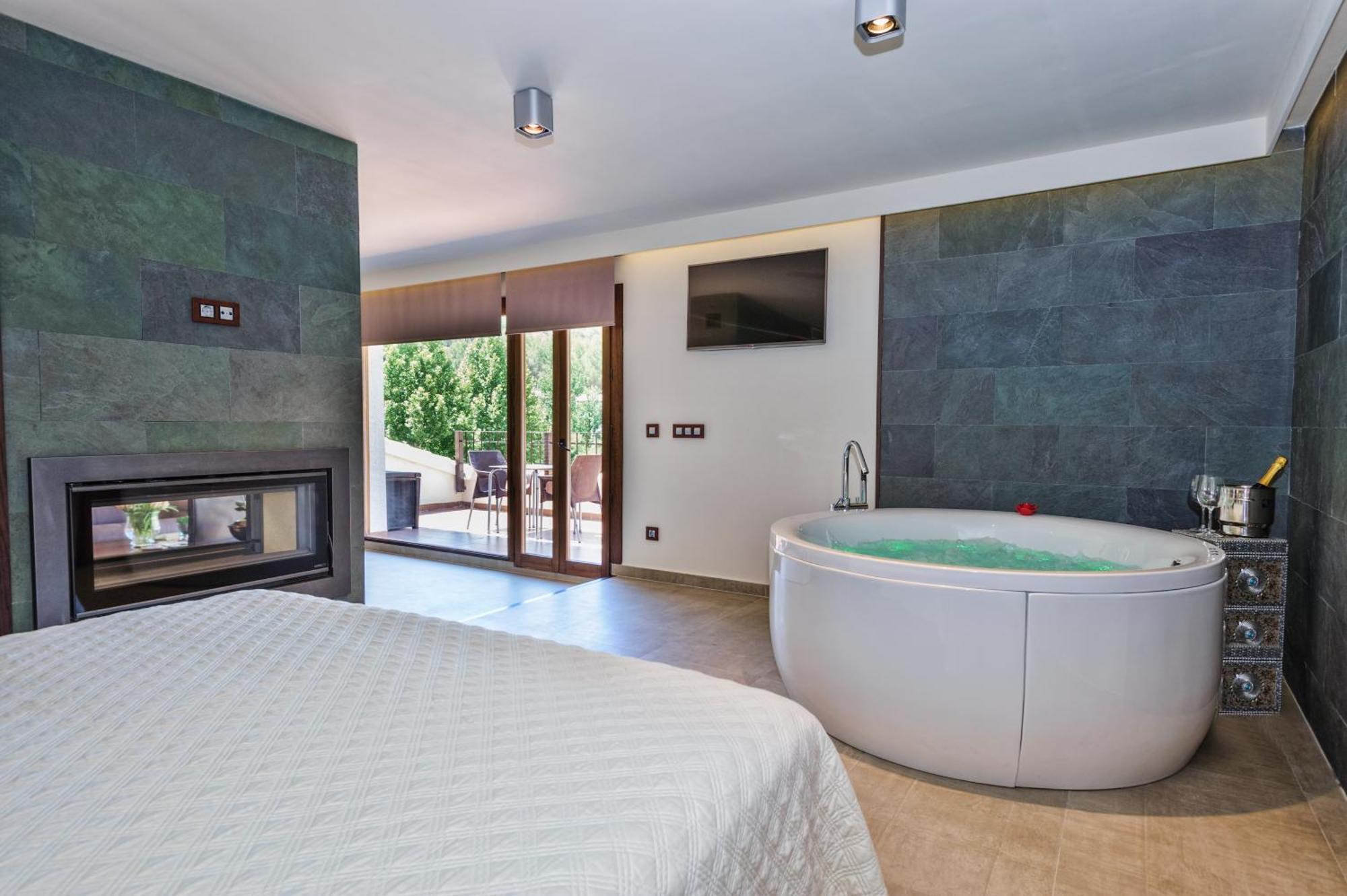 Suites Finca Los Olivos Alcala del Jucar Esterno foto